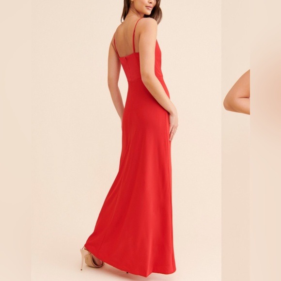 Beautiful classy red dress - Picture 2 of 8